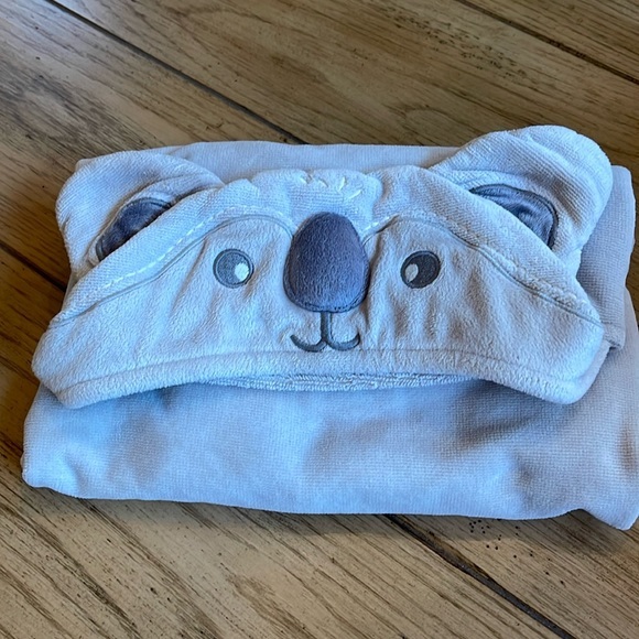 Pottery Barn Kids Other - Bear Kid Hooded Towel Pottery Barn